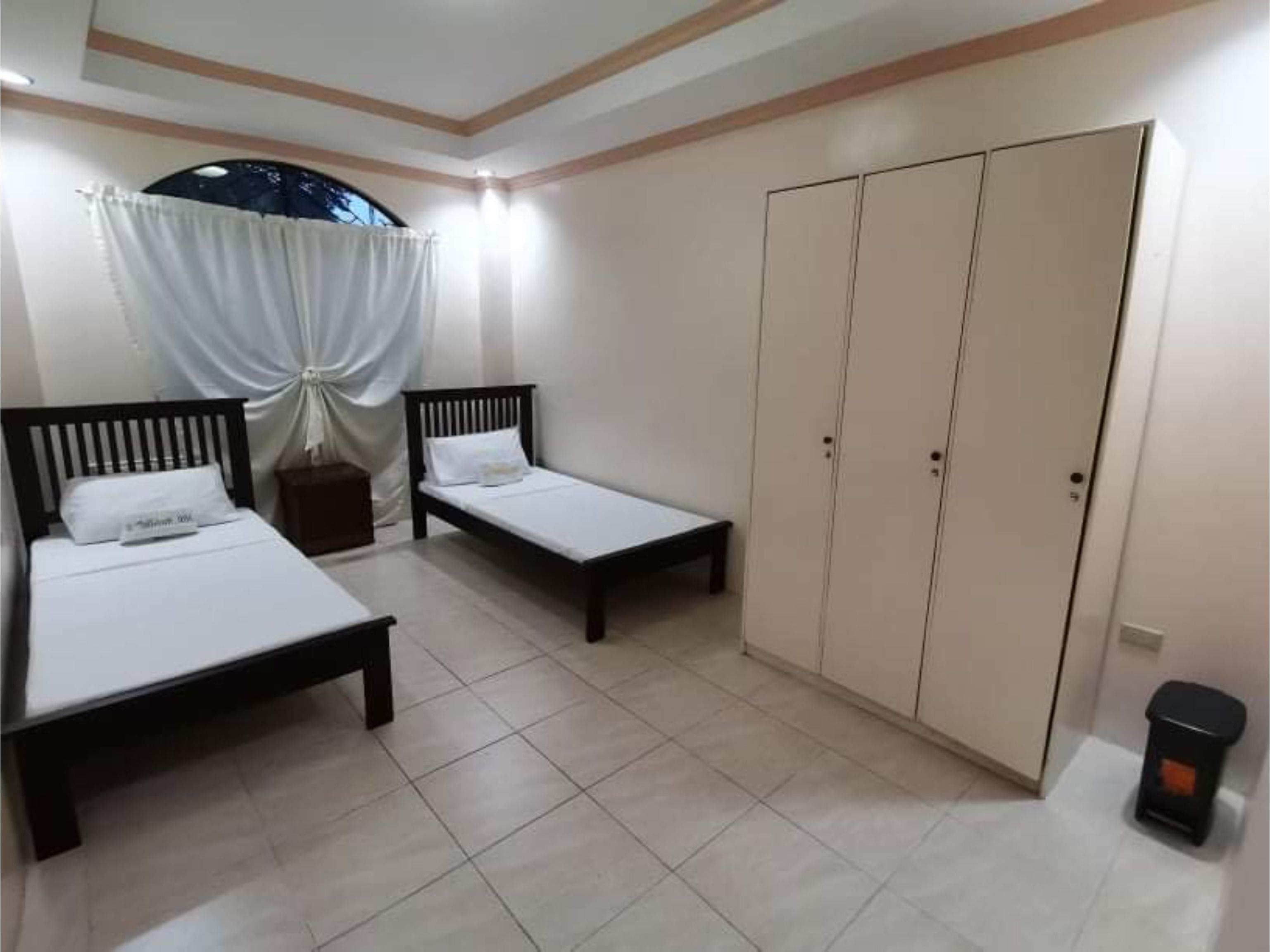 Hotel OYO 799 Ddd Habitat Iloilo Extérieur photo